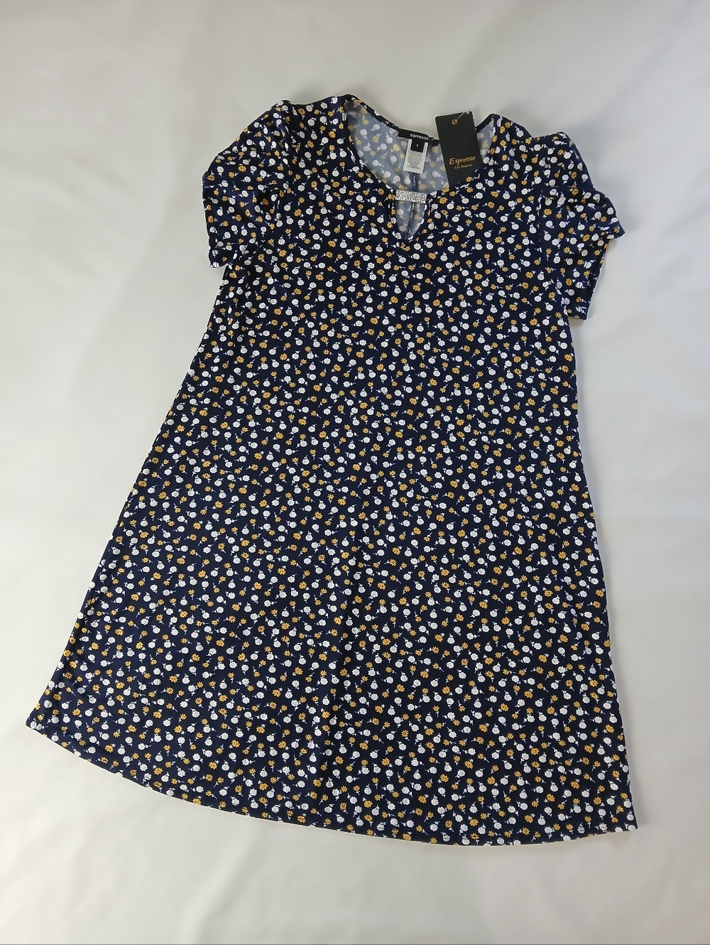 NWT New Espresso Short Sleeve Floral Dress